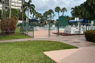 1200 St Charles Pl, Pembroke Pines, FL 33026 - Photo 22