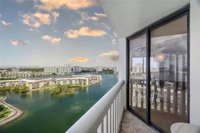 1000 W Island Blvd #1910, Aventura, FL 33160 - Photo 28