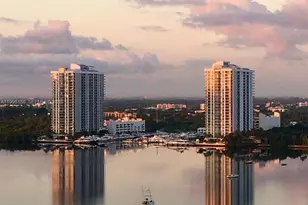 1000 W Island Blvd, Aventura, FL 33160 - Photo 54