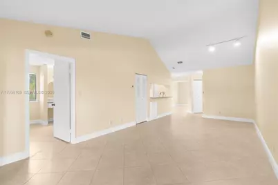 1139 Coral Club Dr #1139, Coral Springs, FL 33071 - Photo 14