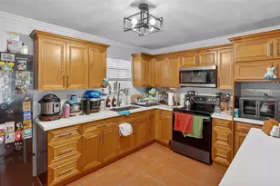 10420 NW 35th Pl, Miami, FL 33147 - Photo 12