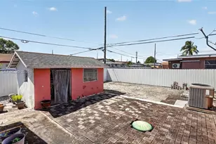 10420 NW 35th Pl, Miami, FL 33147 - Photo 28