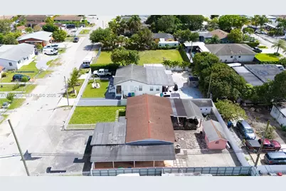 10420 NW 35th Pl, Miami, FL 33147 - Photo 38