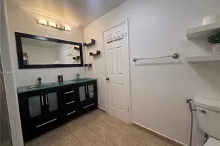 8404 SW 26th St, Davie, FL 33324 - Photo 18