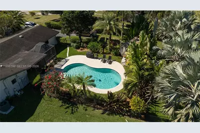 19305 SW 312th St, Homestead, FL 33030 - Photo 10