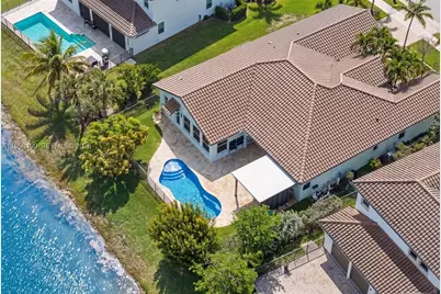 8055 NW 117th Way, Parkland, FL 33076 - Photo 2