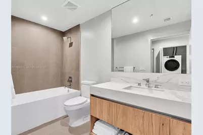 11 NE 6th Street #2214, Miami, FL 33132 - Photo 14