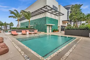 11 NE 6th St, Miami, FL 33132 - Photo 28