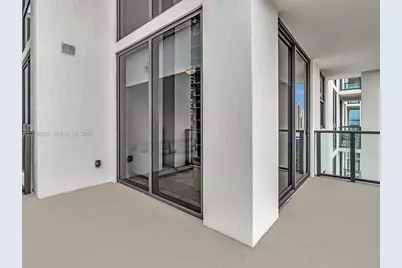 11 NE 6th Street #2214, Miami, FL 33132 - Photo 18