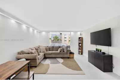 420 NE 12th Ave #202, Hallandale Beach, FL 33009 - Photo 4