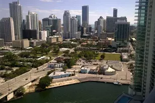 90 SW 3rd St, Miami, FL 33130 - Photo 2