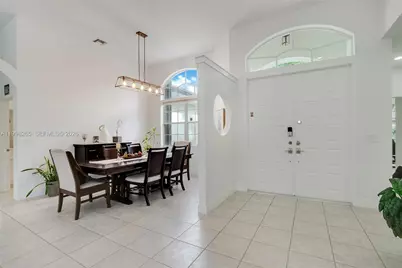 3085 Lakewood Cir, Weston, FL 33332 - Photo 4