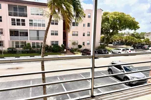 2841 Somerset Dr, Lauderdale Lakes, FL 33311 - Photo 12