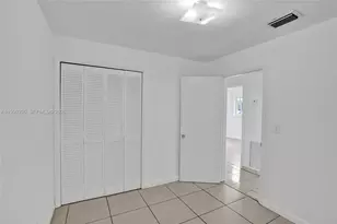 877 W 33rd St, Hialeah, FL 33012 - Photo 44