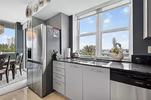 7910 Harbor Island Dr, North Bay Village, FL 33141 - Photo 10