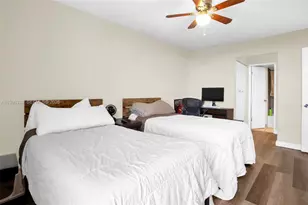 9682 Fontainebleau Blvd, Miami, FL 33172 - Photo 16