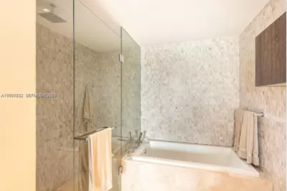 68 SE 6th St #3006, Miami, FL 33131 - Photo 6