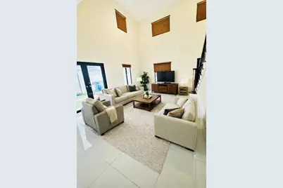 9069 NW 193rd St, Hialeah, FL 33018 - Photo 6