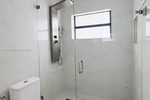 9069 NW 193rd St, Hialeah, FL 33018 - Photo 18