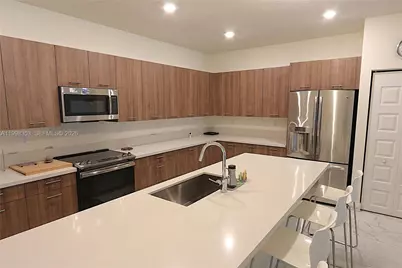 4738 NW 83rd Path, Doral, FL 33166 - Photo 6