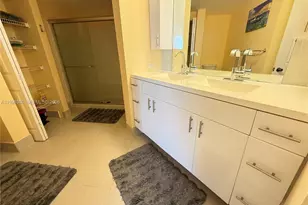 17100 N Bay Rd, Sunny Isles Beach, FL 33160 - Photo 10