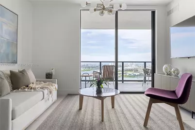 601 NE 1 St #2716, Miami, FL 33132 - Photo 2