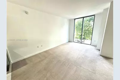 31 SE 6th St #303, Miami, FL 33131 - Photo 4