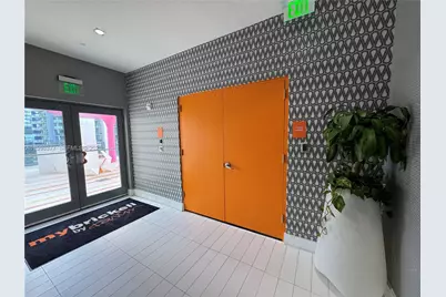 31 SE 6th St #305, Miami, FL 33131 - Photo 38