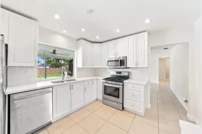 19911 SW 84th Ave, Cutler Bay, FL 33189 - Photo 12