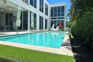 949 Tyler St, Hollywood, FL 33019 - Photo 2