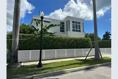 949 Tyler St, Hollywood, FL 33019 - Photo 1