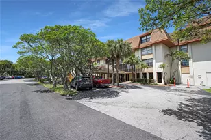 671 NE 195th St, Miami, FL 33179 - Photo 30