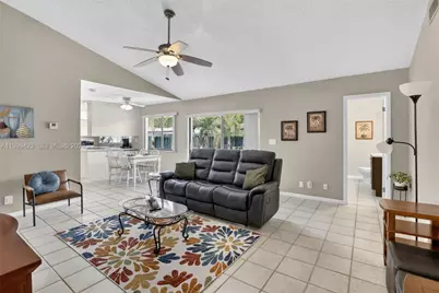 10471 NW 21st Ct, Sunrise, FL 33322 - Photo 8