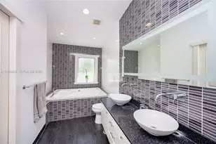 1003 NE 118th St, Biscayne Park, FL 33161 - Photo 18