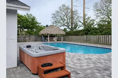 9900 NW 44th Ct, Sunrise, FL 33351 - Photo 4