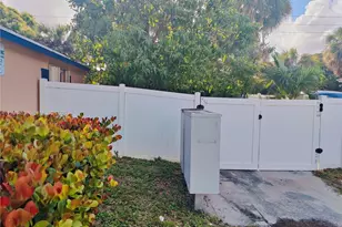 1139 Freshwater Lakes Dr, West Palm Beach, FL 33401 - Photo 12