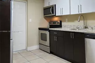 880 E 26th St, Hialeah, FL 33013 - Photo 4