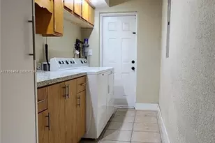 880 E 26th St, Hialeah, FL 33013 - Photo 14