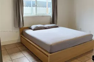 880 E 26th St, Hialeah, FL 33013 - Photo 12