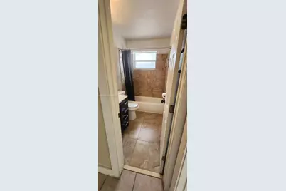 880 E 26th St, Hialeah, FL 33013 - Photo 24