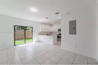640 NE 207th St, Miami, FL 33179 - Photo 10
