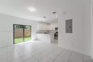 640 NE 207th St, Miami, FL 33179 - Photo 10