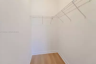 640 NE 207th St, Miami, FL 33179 - Photo 32