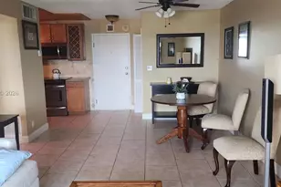 900 NE 18th Ave, Fort Lauderdale, FL 33304 - Photo 2