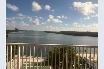 300 Bayview Dr #516, Sunny Isles Beach, FL 33160 - Photo 2