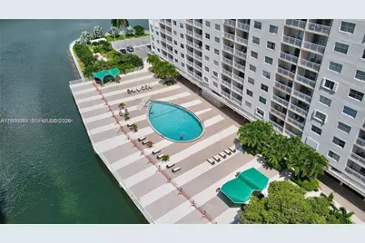 400 Kings Point Dr #1122, Sunny Isles Beach, FL 33160 - Photo 2