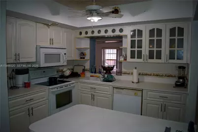 5349 W 14th Ln, Hialeah, FL 33012 - Photo 16