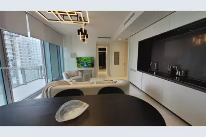 300 Biscayne Blvd Way #2908, Miami, FL 33131 - Photo 4