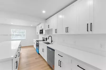 1428 NW 97th St, Miami, FL 33147 - Photo 4