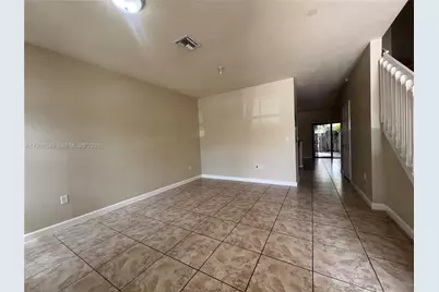 3211 SE 7th St, Homestead, FL 33033 - Photo 8